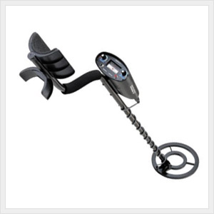 Picture of best beach metal detector review.
