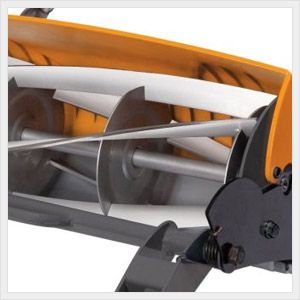 Large picture of a fiskars momentum push reel lawn mower.