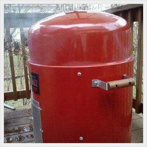 This Electric Brinkmann Smoker Offers 50 Pound Cooking Capacity